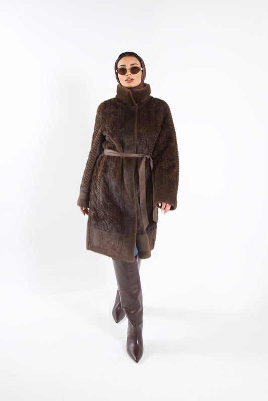 Fur Coat Getailleerd Met Vlecht Structuur Brown